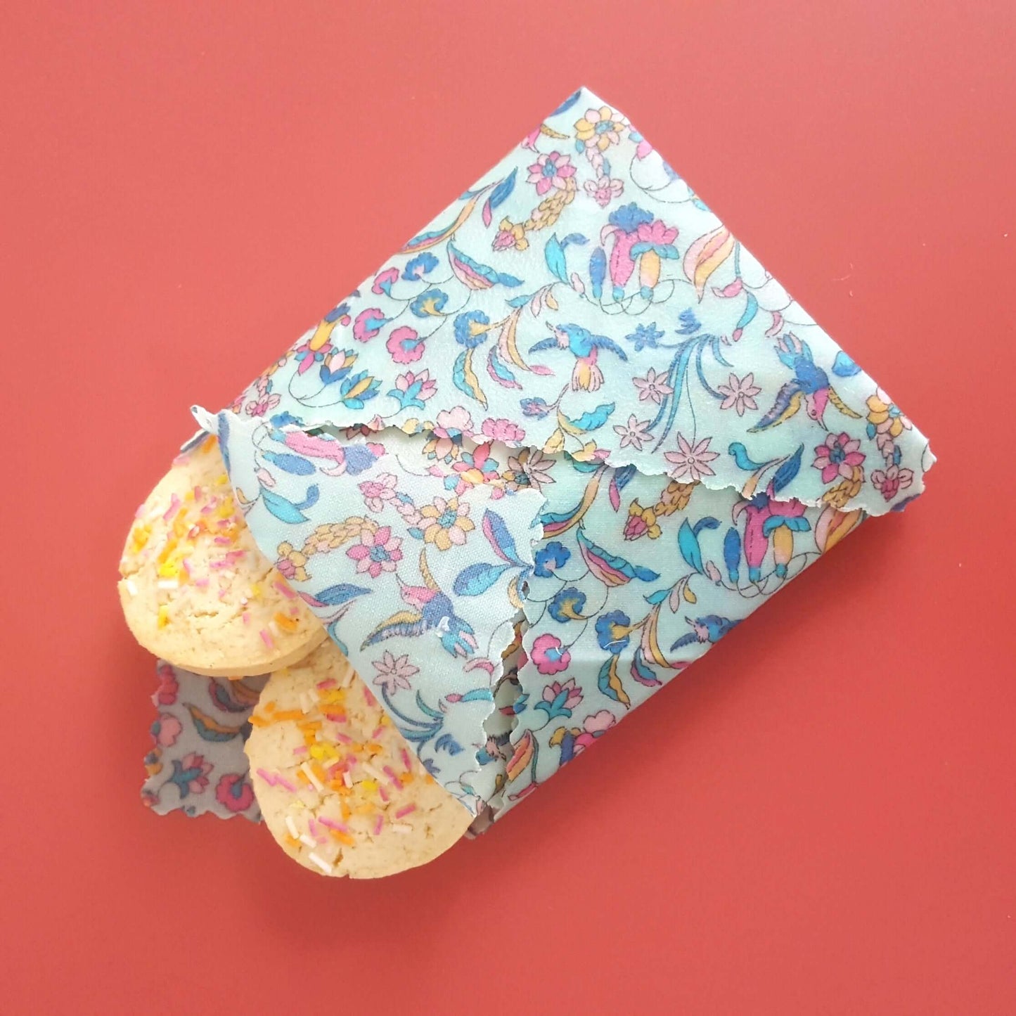 Reusable Beeswax Food Wraps 100% Hand Made in the UK by Honey Bee Good.