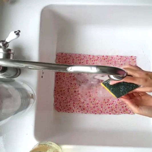 Does hand-washing dishes kill bacteria?