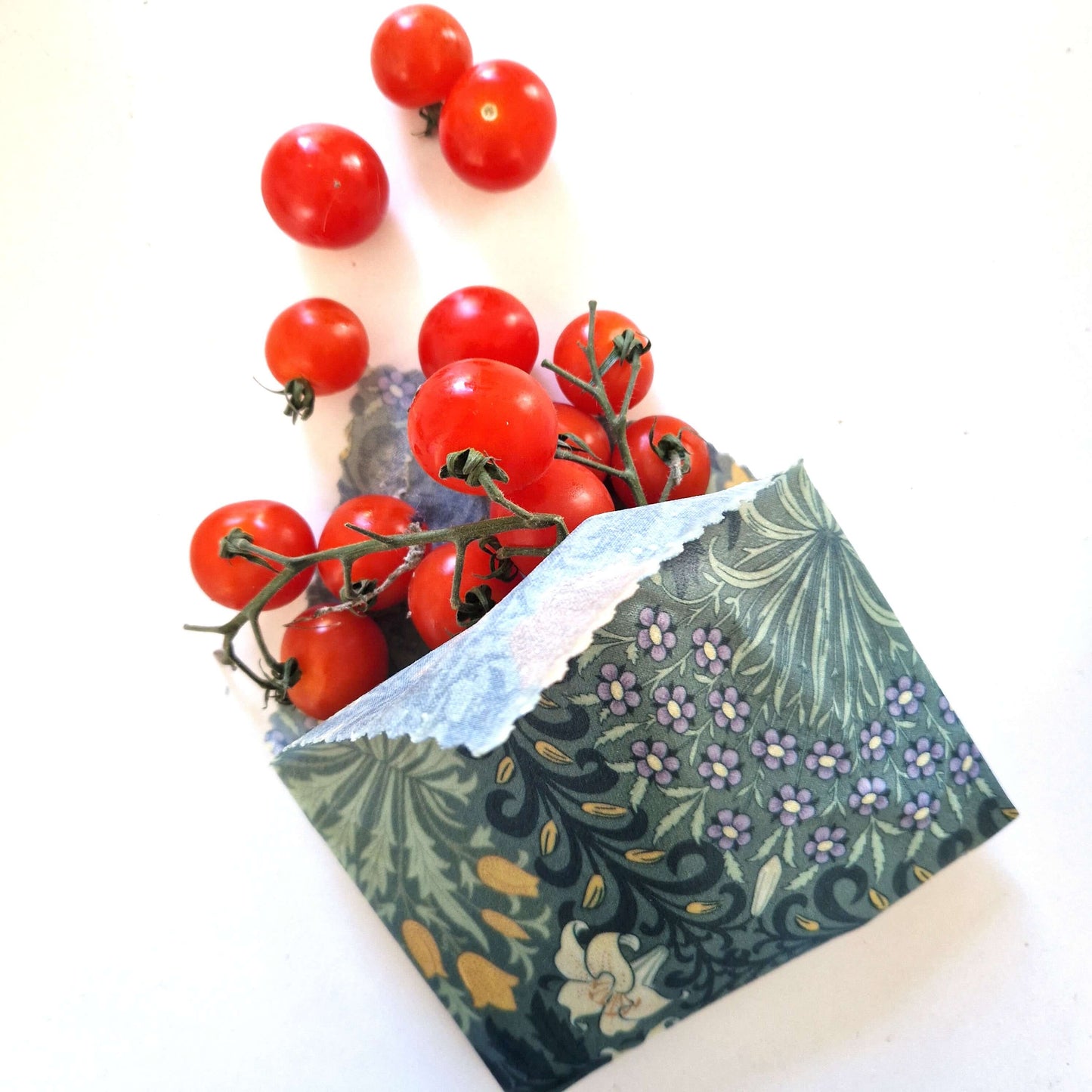 Reusable Beeswax Food Wraps 100% Hand Made in the UK by Honey Bee Good.